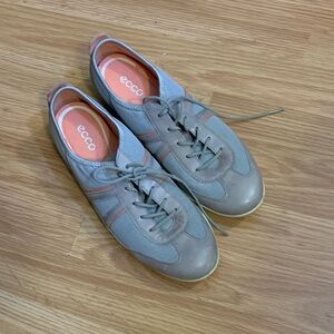 Ecco Gray Lace-Up Sneakers with Coral Insole Accents
